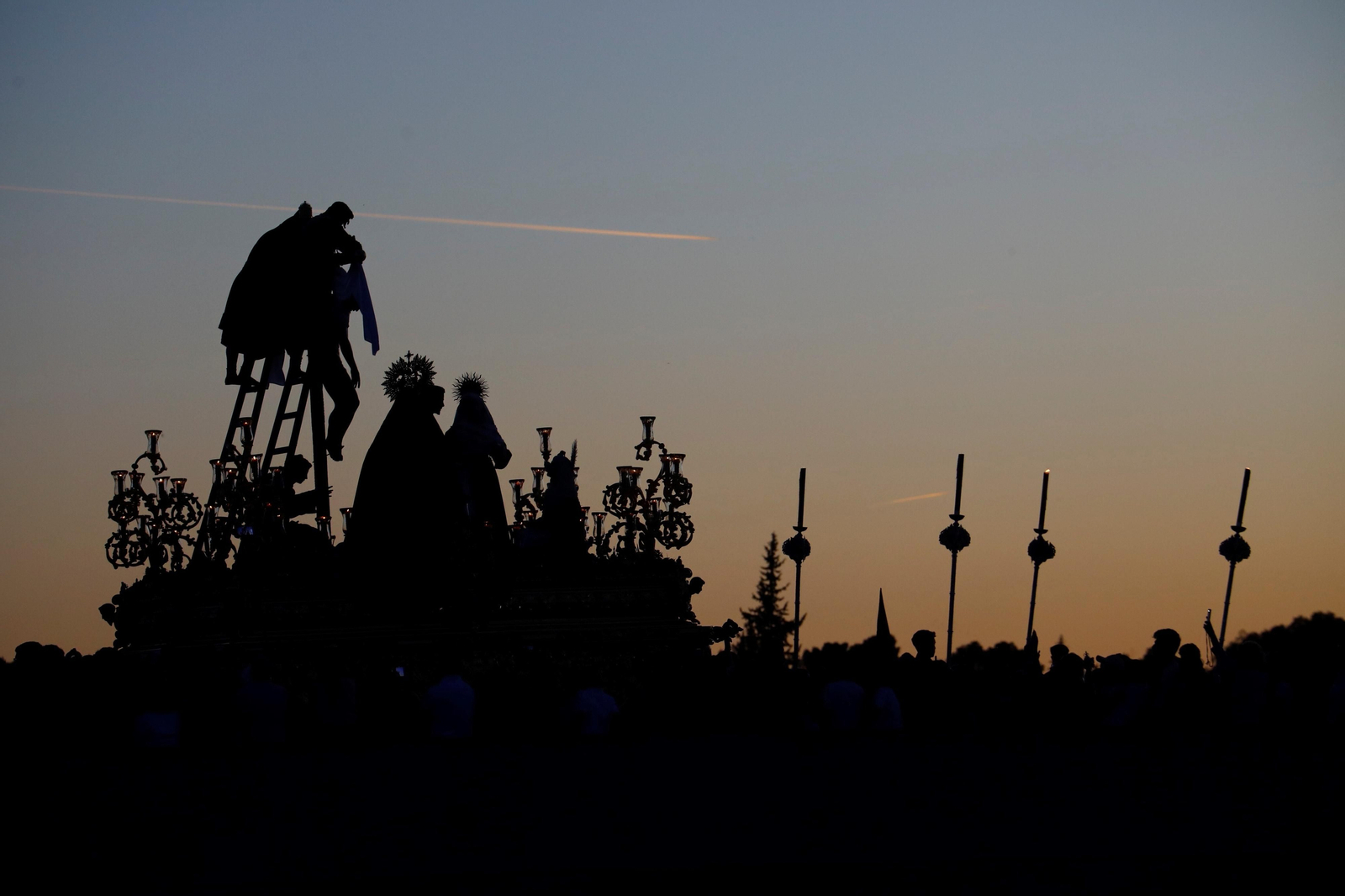 Viernes Santo en Córdoba: la procesión del Descendimiento, en imágenes
