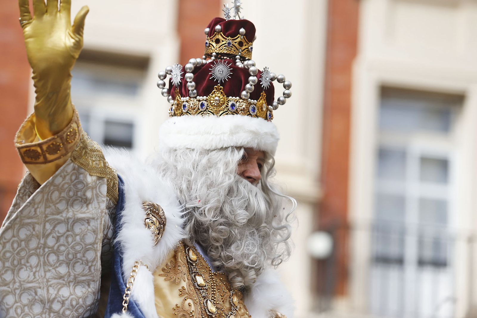 Imágenes de la mágica llegada de los Reyes Magos y la Estrella de la Ilusión a Huelva en barco