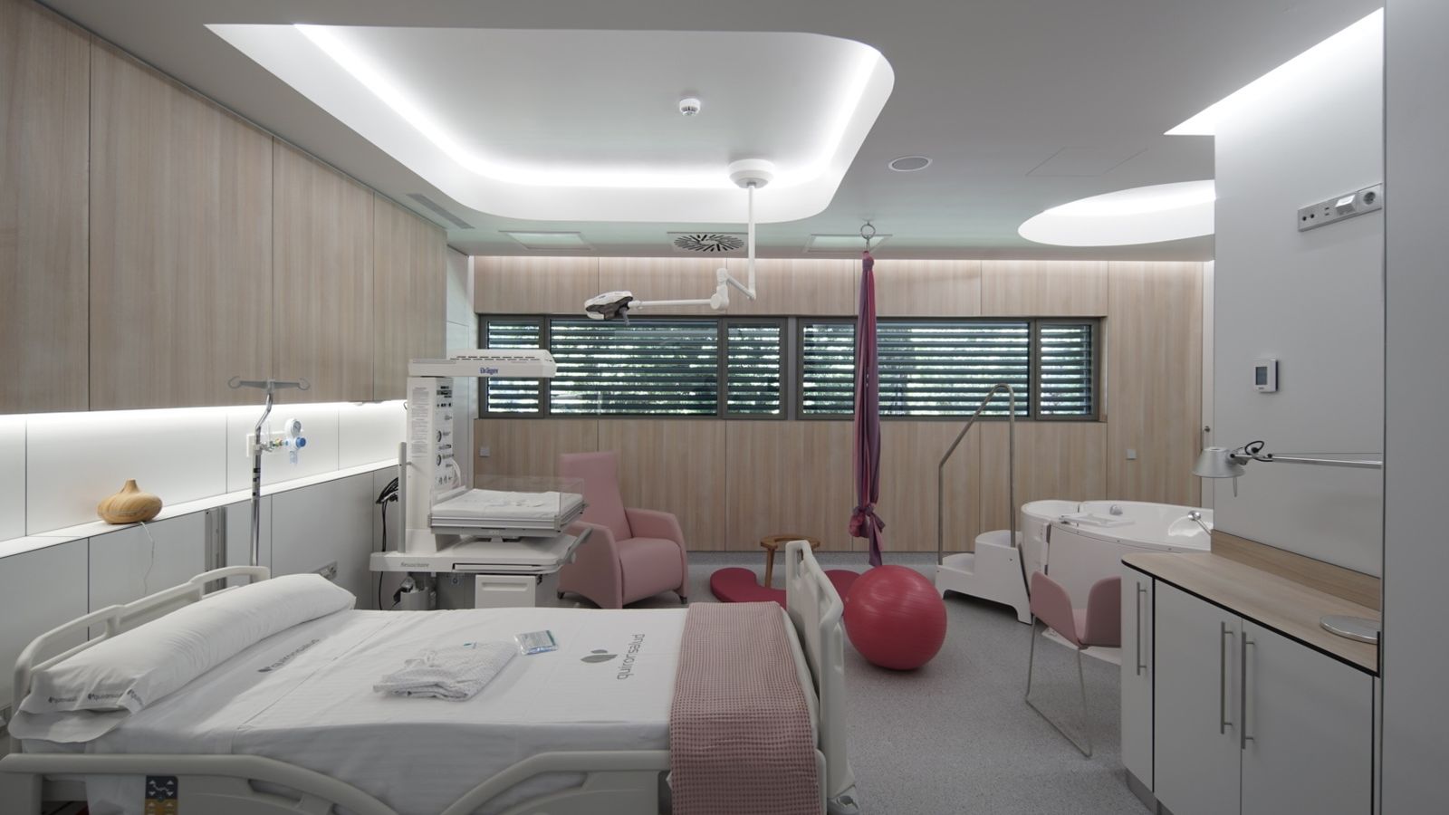 Sala de dilatación de uno de los paritorios en el centro.