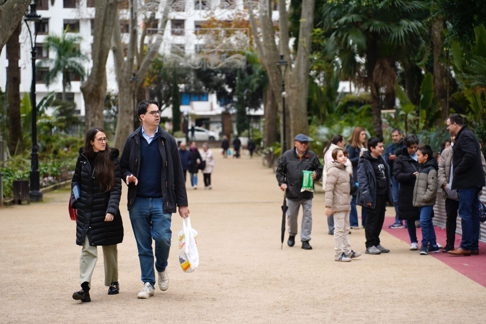 Búscate en las fotos del ambiente en el centro de Algeciras antes de la Nochevieja