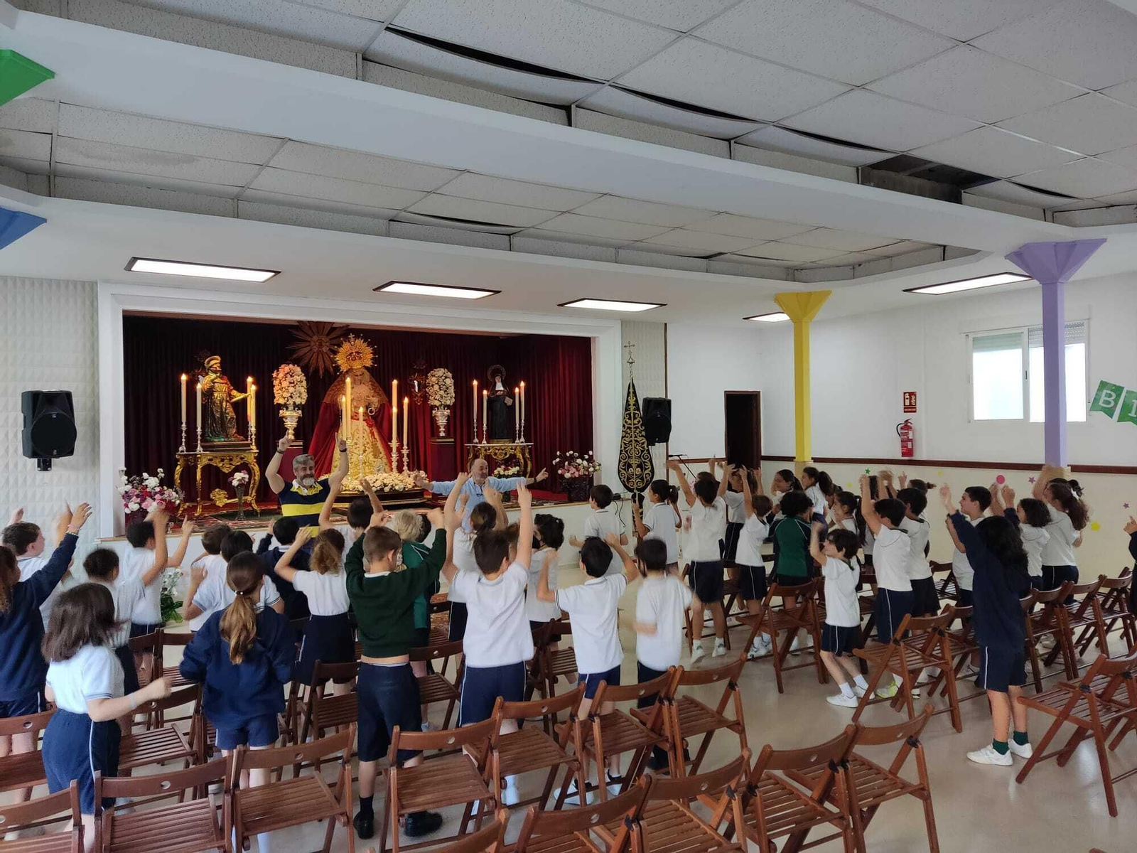 Uno de los actos celebrados esta semana en las Carmelitas con motivo de la visita de la Virgen de la Esperanza del Amor.
