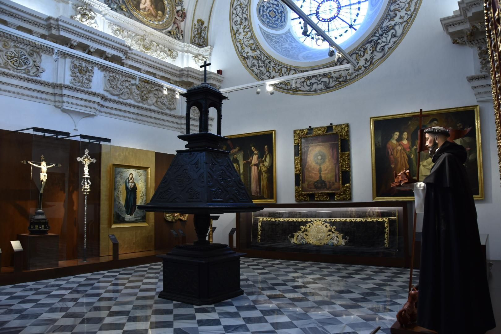 La zona expositiva situada en el coro