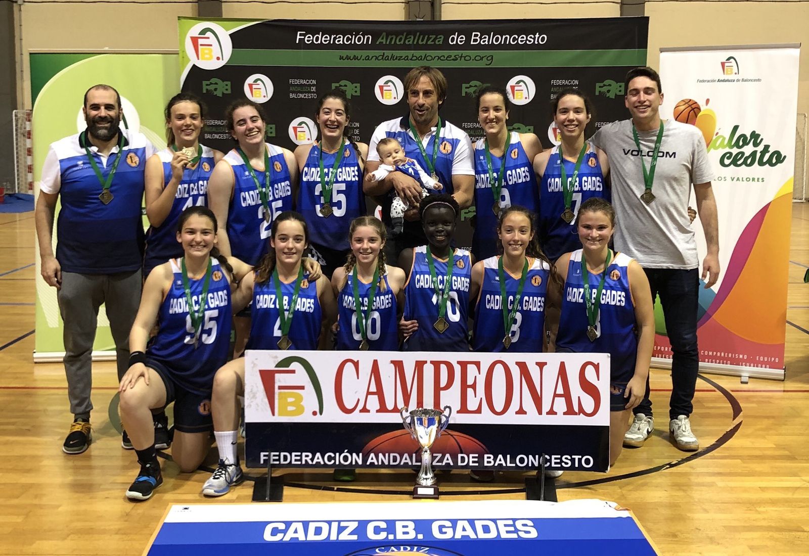 Plantilla del Cádiz Gades cadete el día que obtuvo el título provincial.