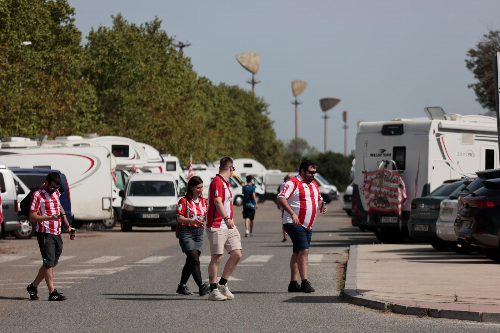 Las fotos de hinchas del Athletic y del Mallorca por Sevilla