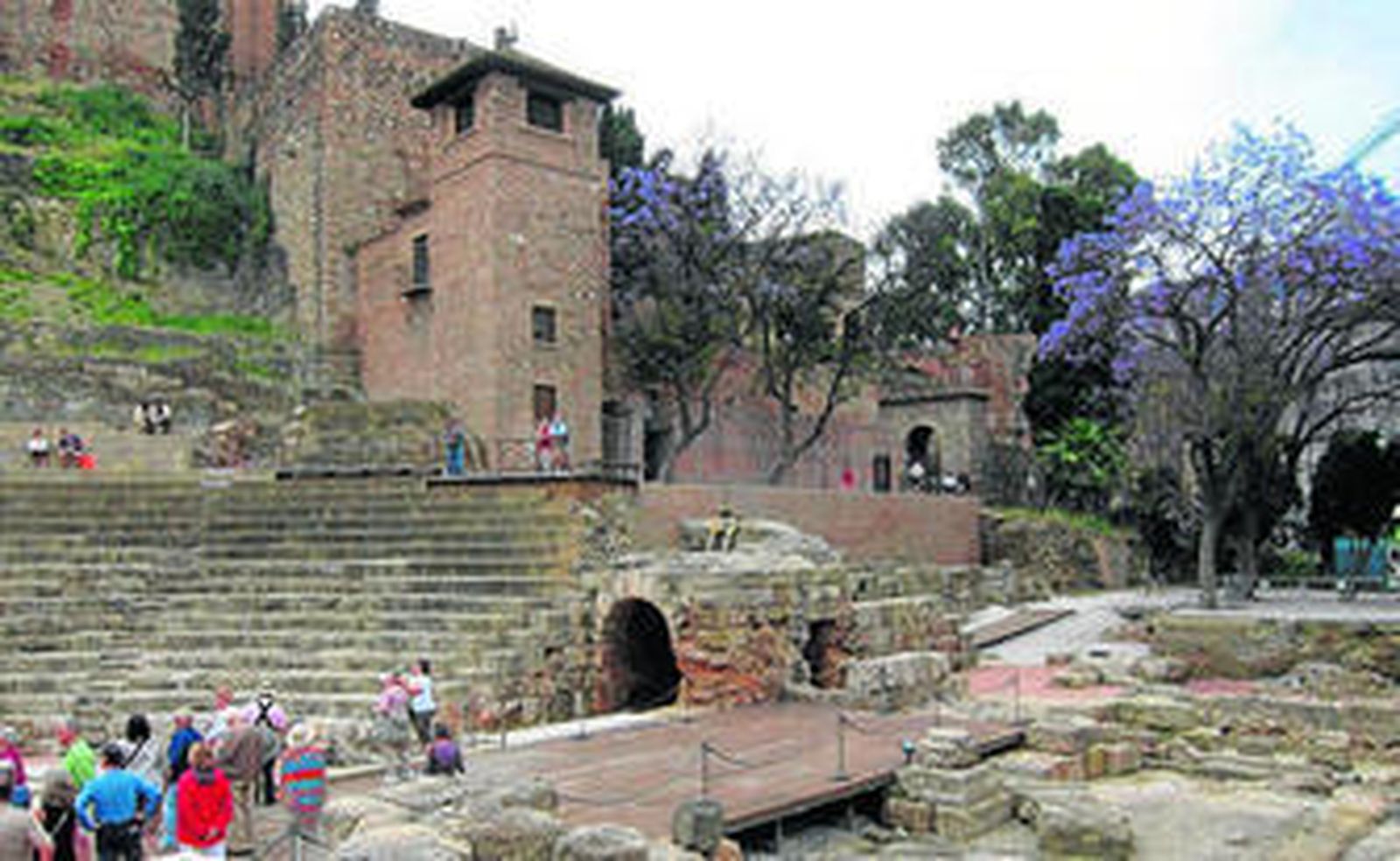 El Teatro Romano de Málaga a los pies de la Alcazaba.