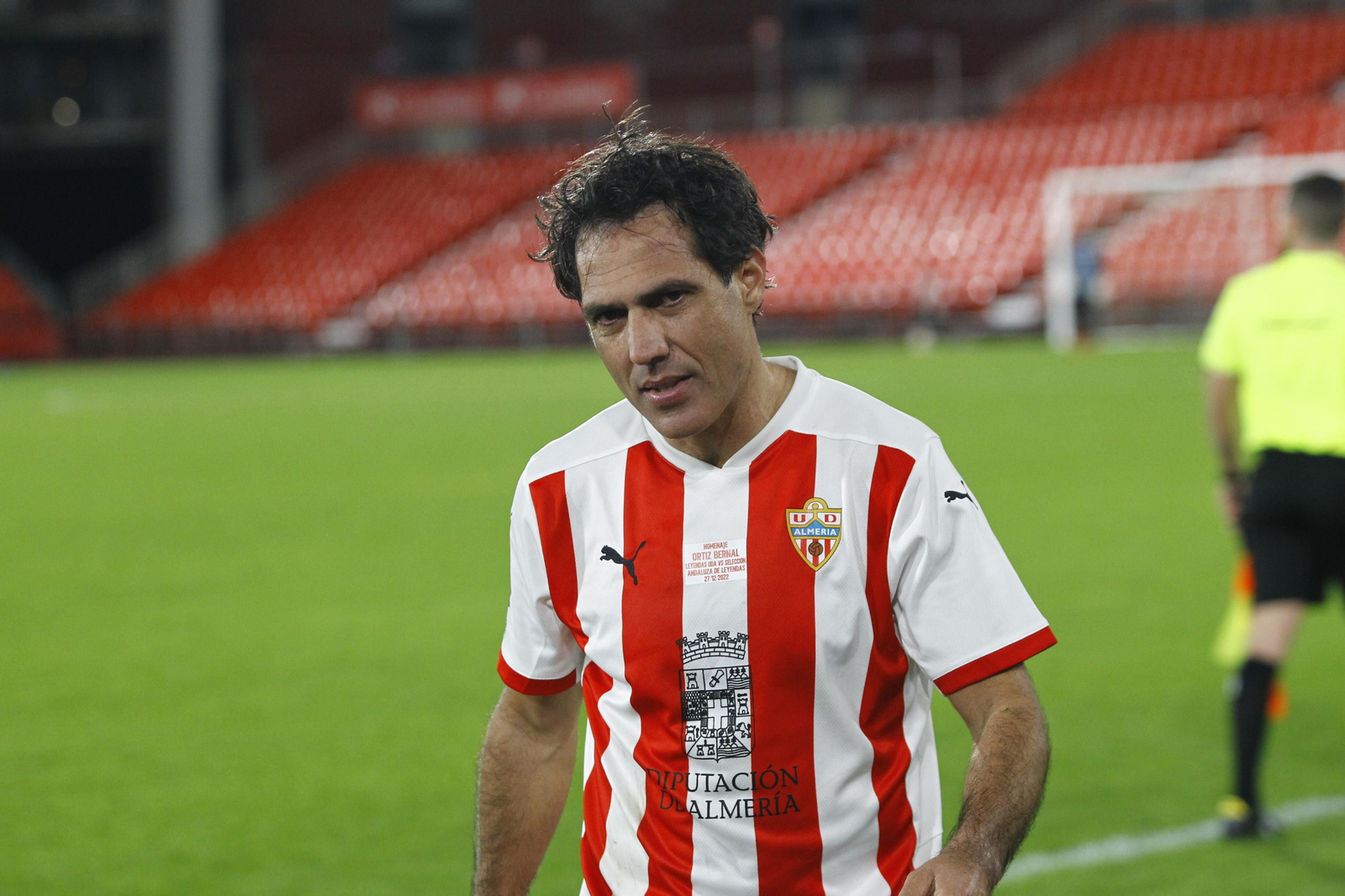 Imágenes del partido homenaje al 'eterno' capitán de la U.D. Almería, José Ortiz