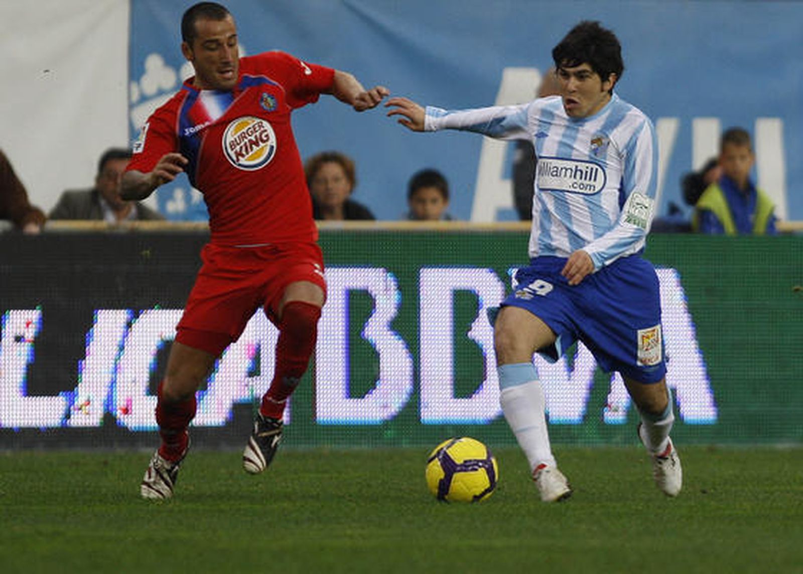 El Málaga respira tras su victoria en Liga ante el Getafe. / Sergio Camacho