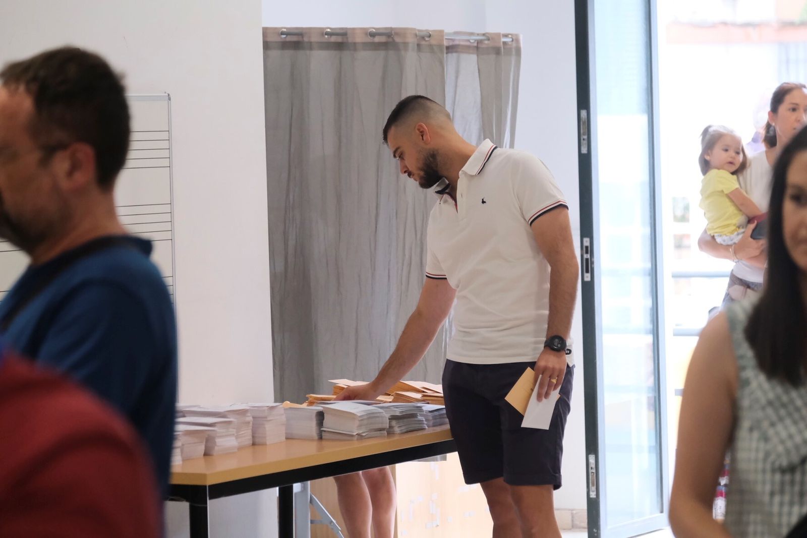 La jornada electoral en Córdoba, en imágenes