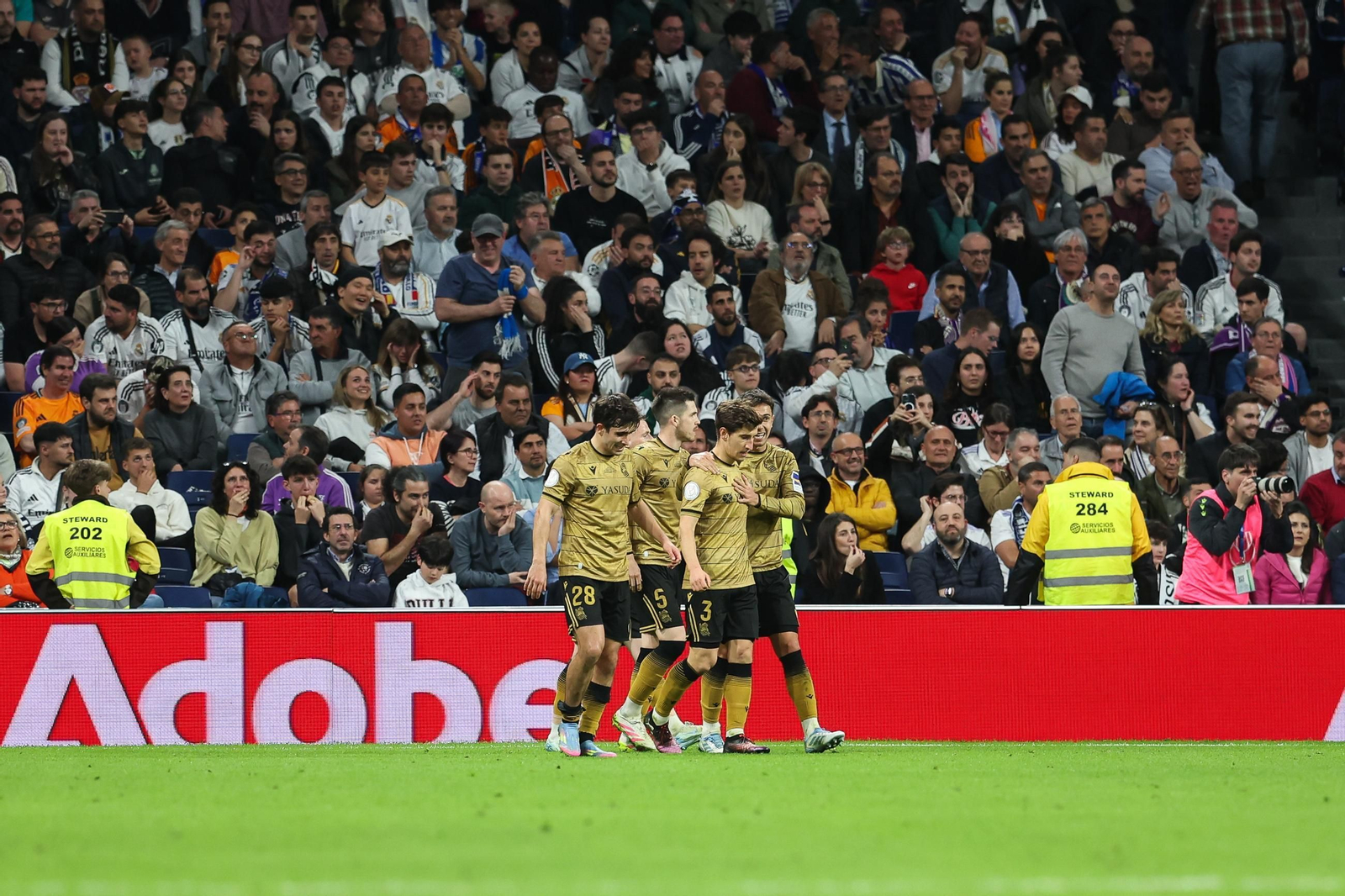 Las fotos del Real Madrid - Real Sociedad camino del Estadio de la Cartuja