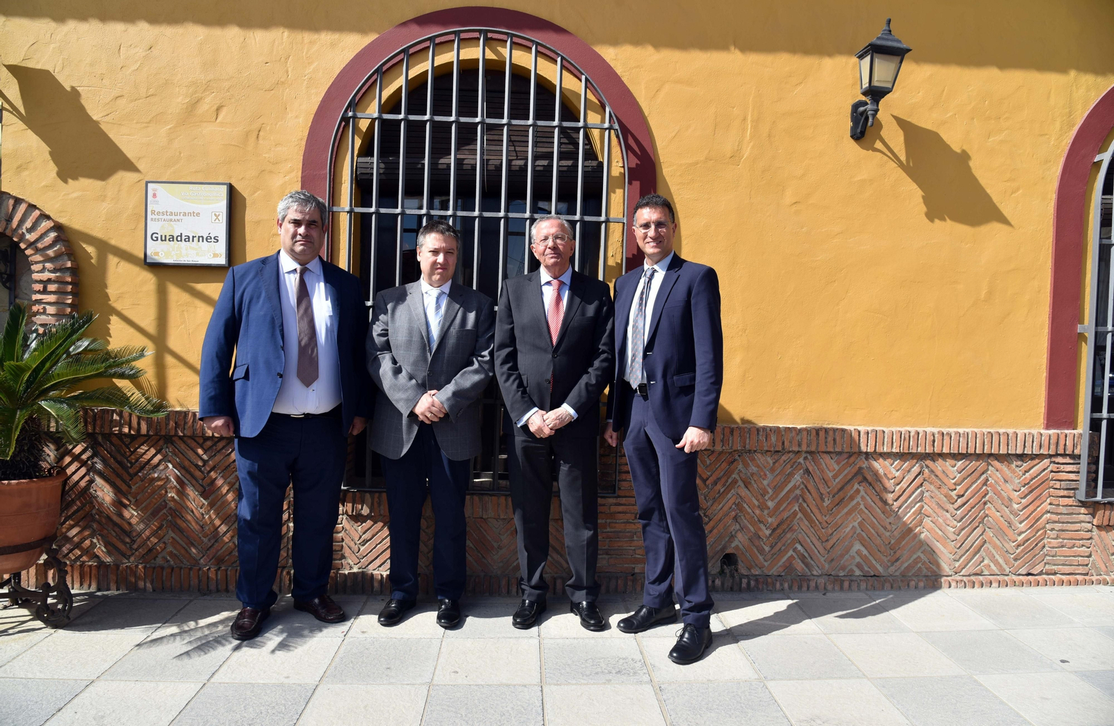 Juan Cisneros, Alberto Ruiz, Manuel Gutiérrez Luna y Javier Chaparro, en El Guadarnés, donde se celebró el debate.