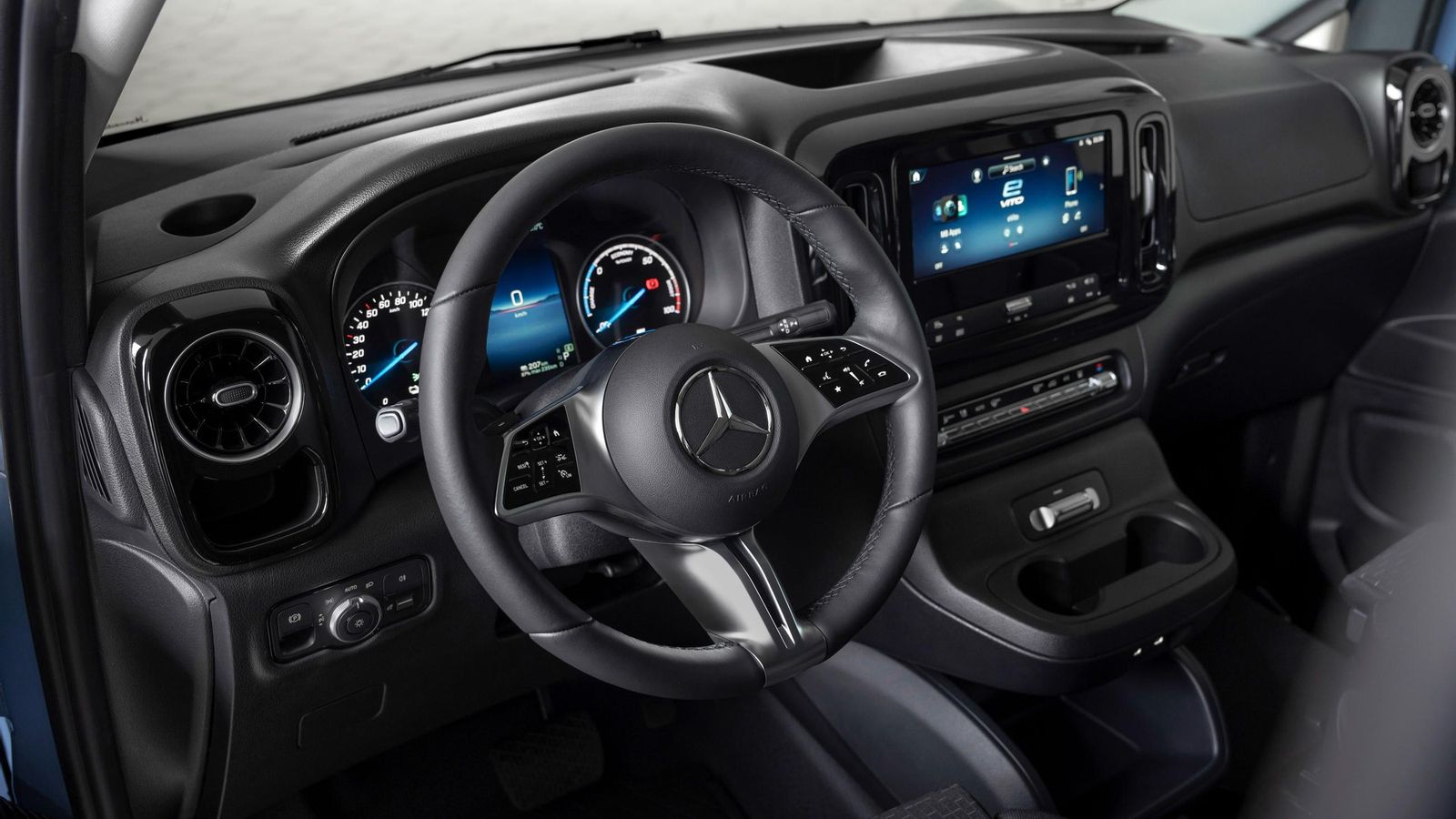 Por configuración o equipamiento, esta furgoneta puede equipararse sin muchos problemas a un turismo.