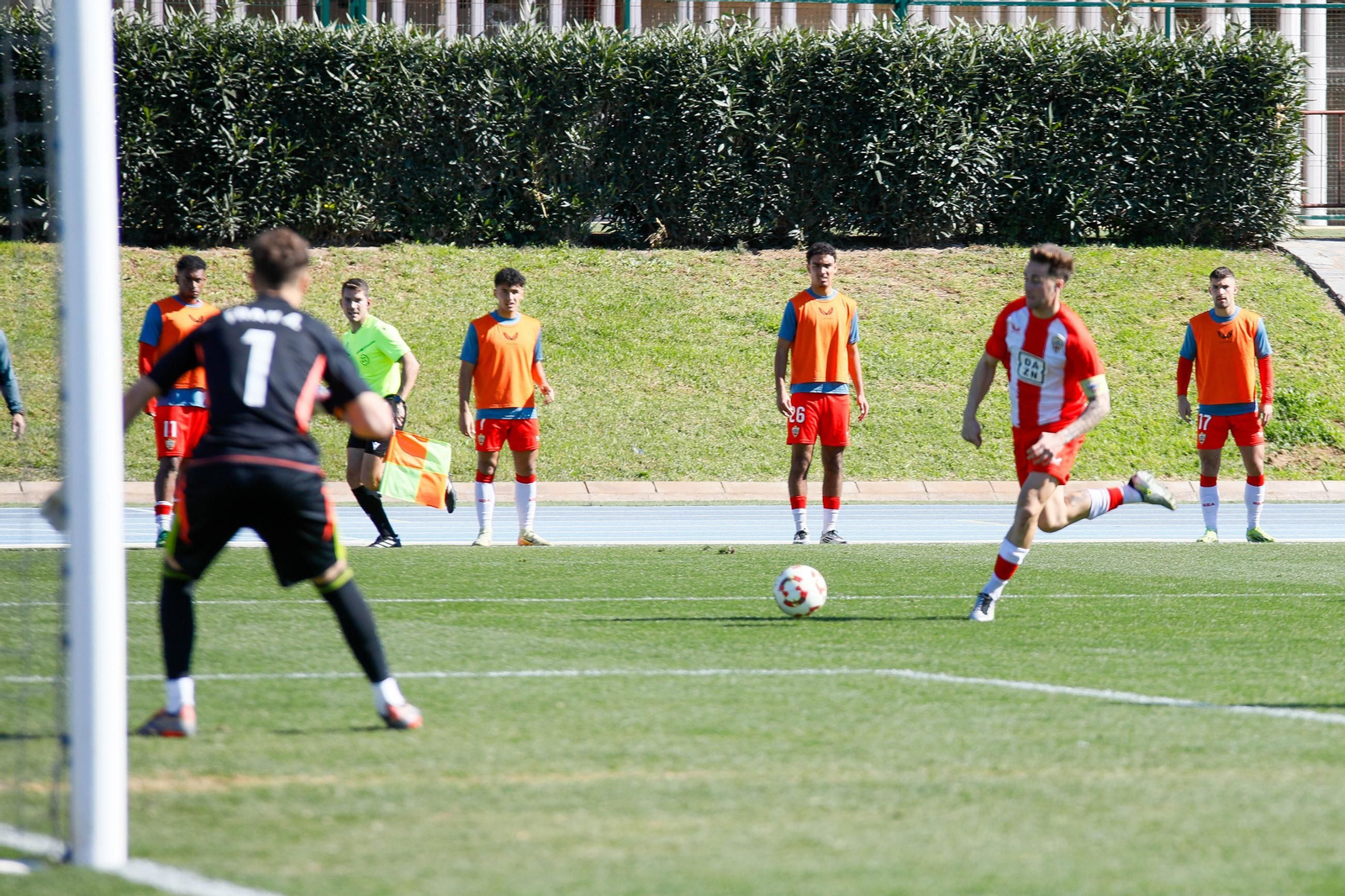 Las imágenes de Segunda RFEF entre Almeria B y recreativo de Granada