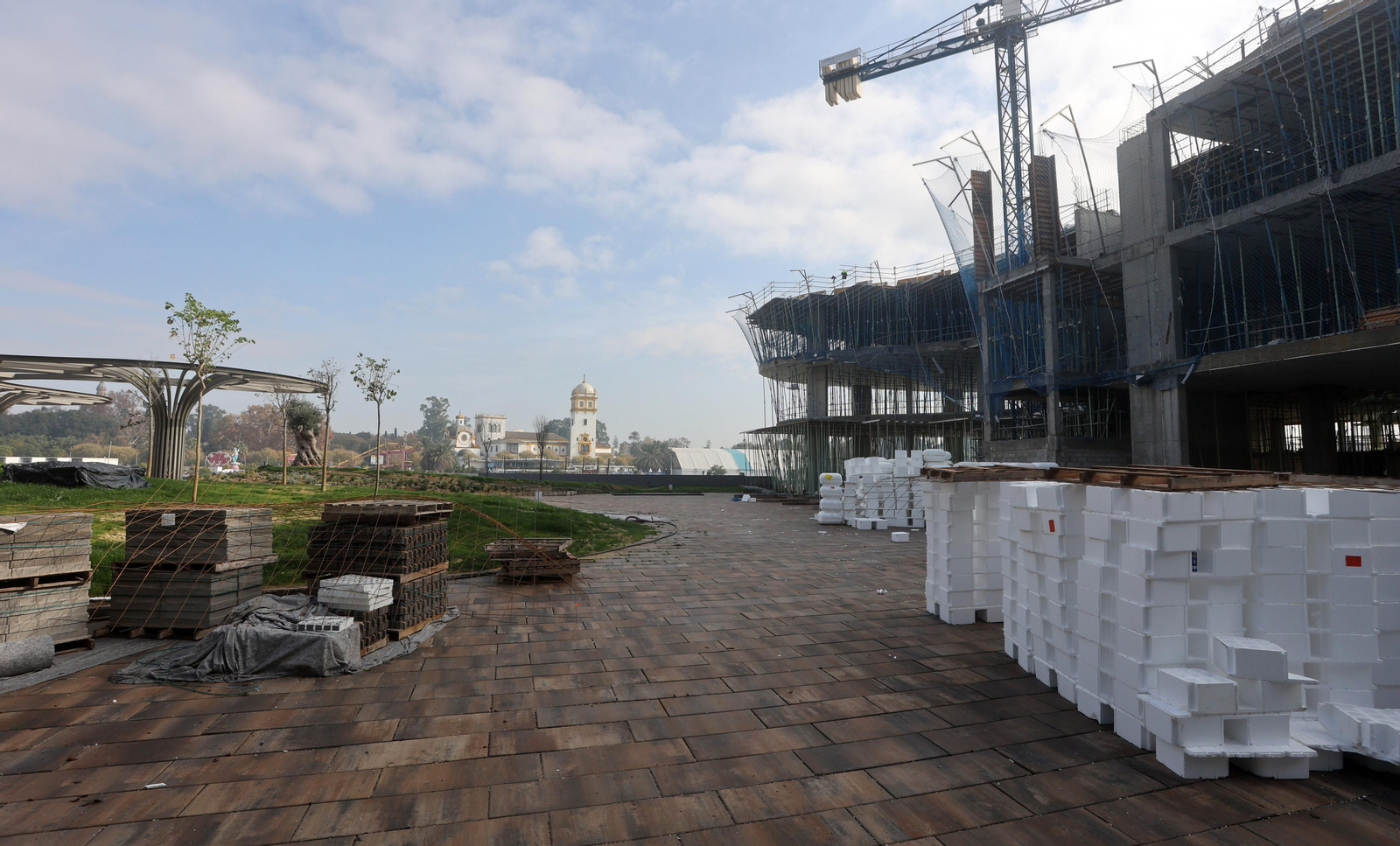 Edificio  en el Jardín de las Cigarreras