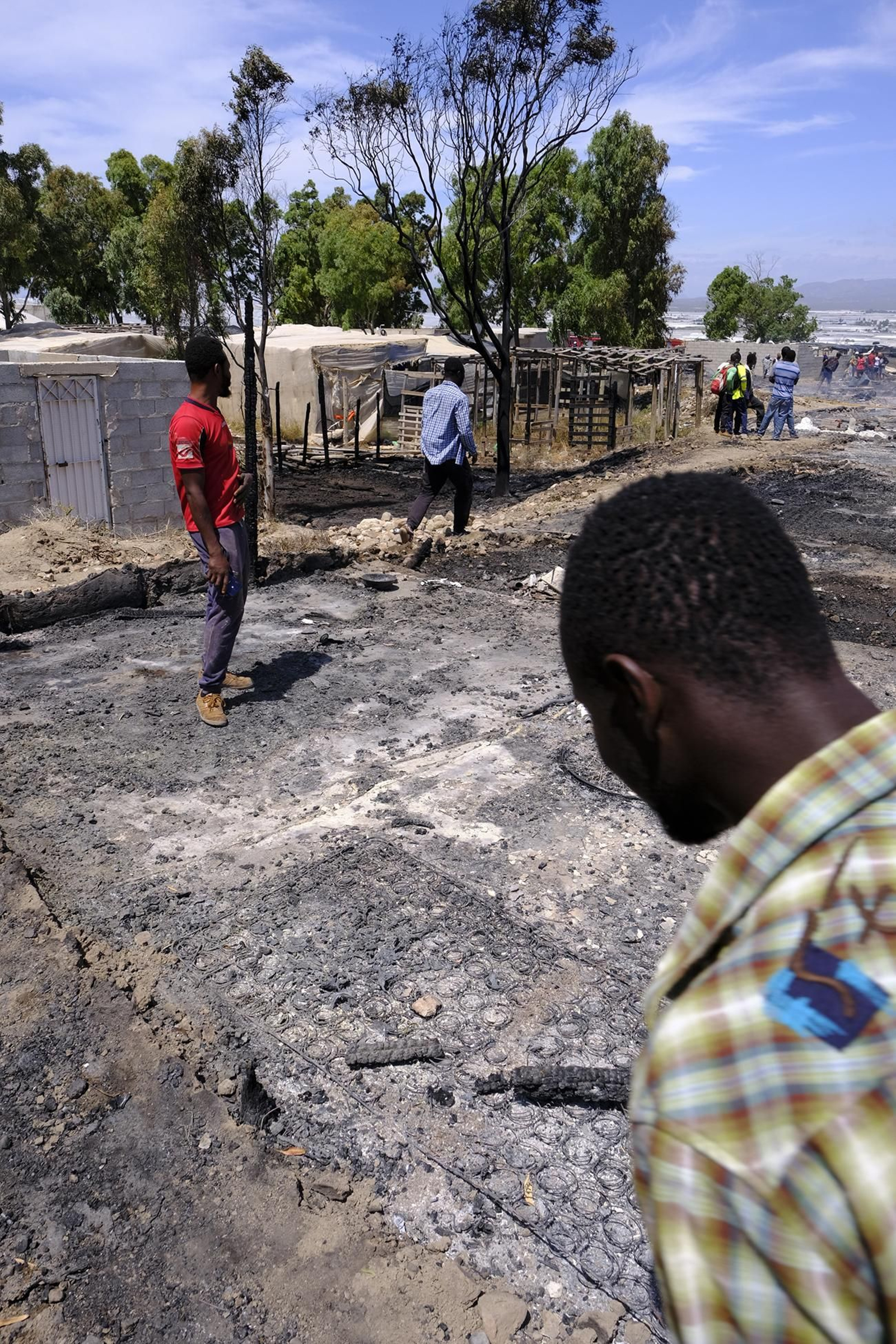 Fotogalería incendio asentamiento de chabolas en Atochares-Níjar (Almería)