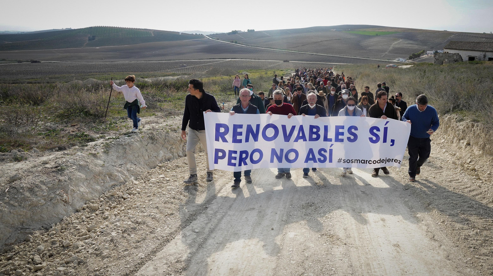 Marcha en protesta por la instalación de un parque eólico en la campiña jerezana