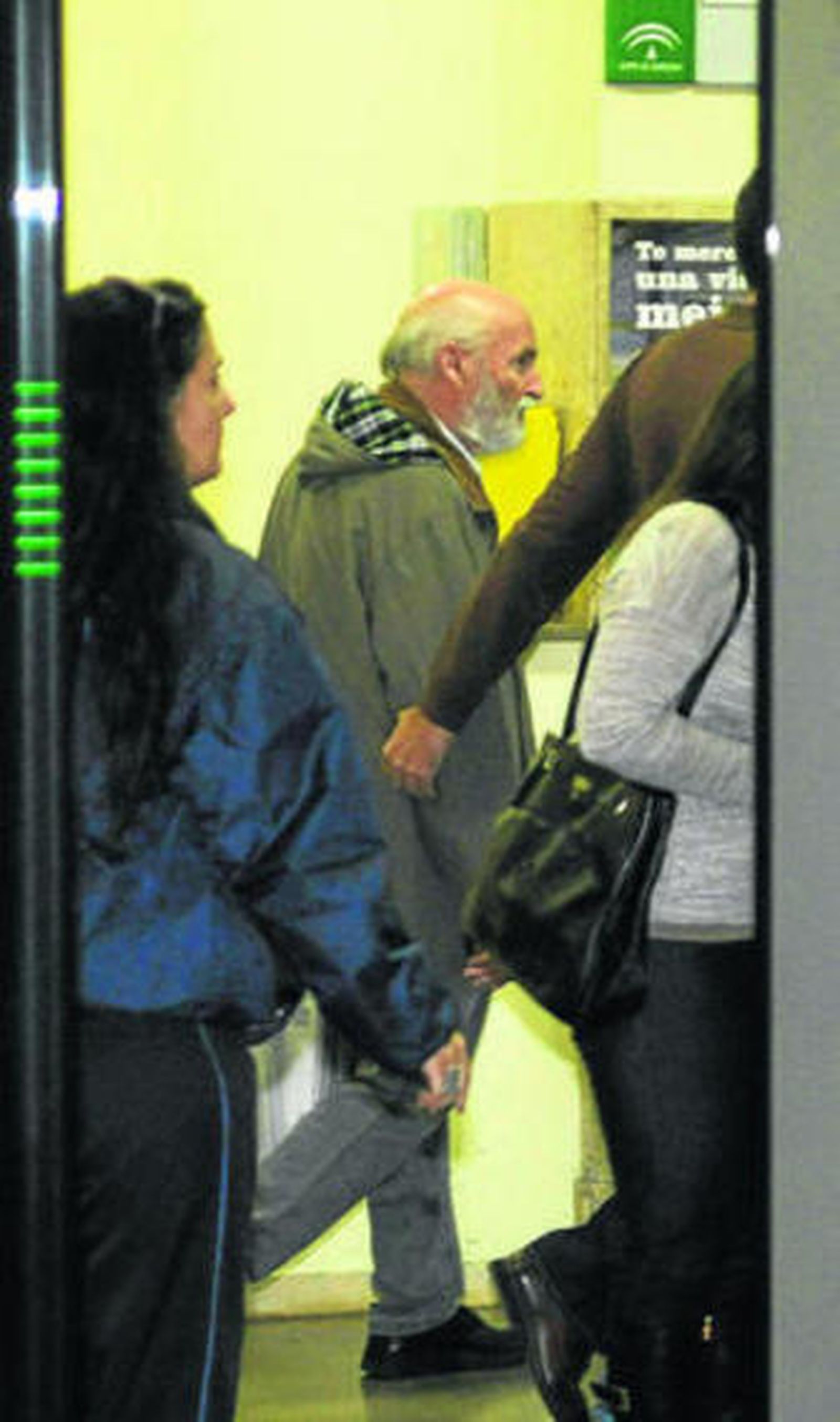 Teodoro Montes en su llegada a los juzgados esta semana.