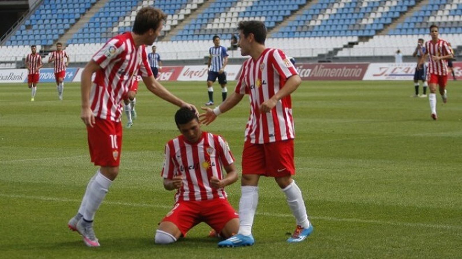 Hicham celebrando el tanto frente al cuadro onubense en 2015.