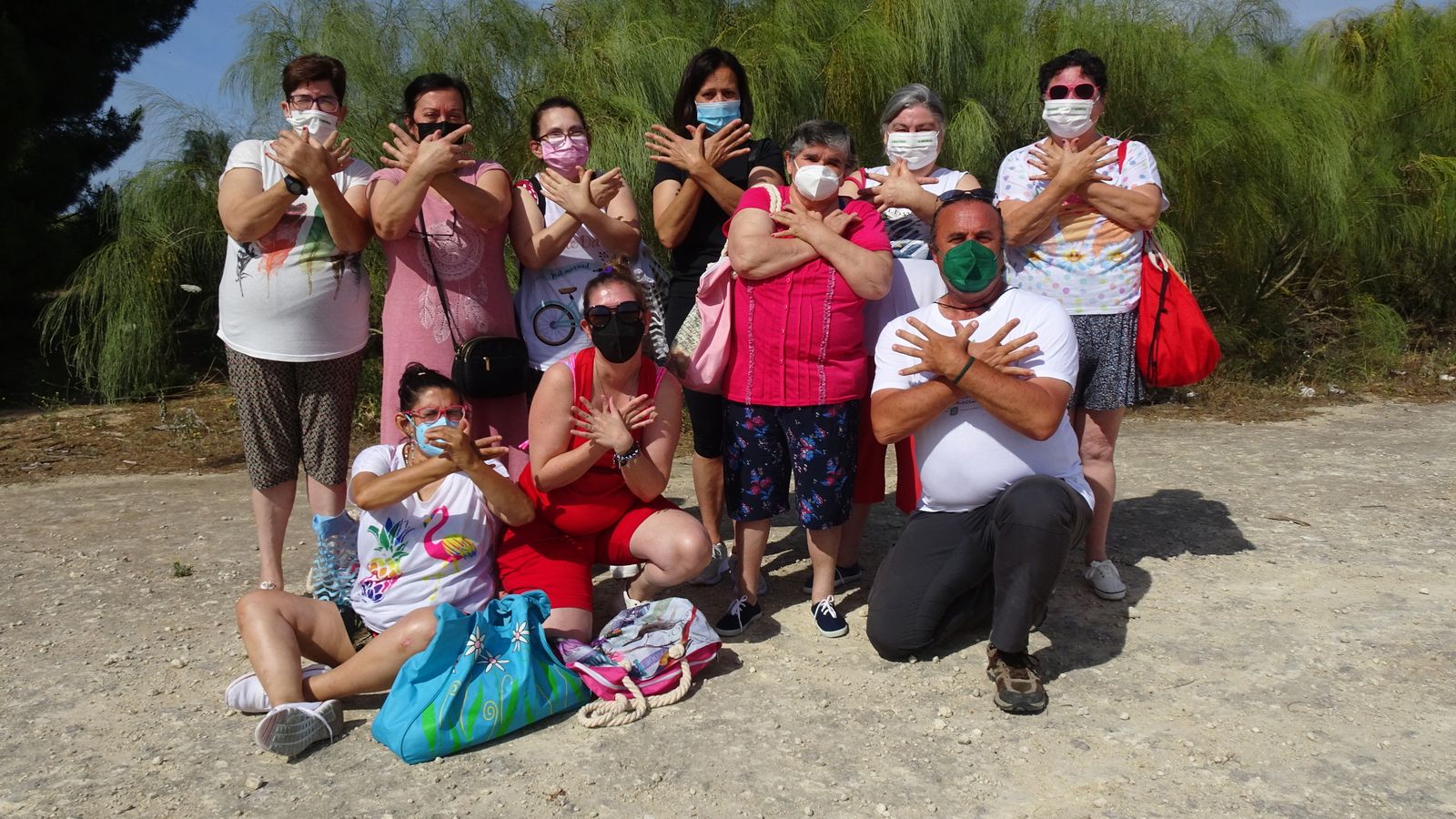 Foto de familia del grupo de Afanas que asistió a conocer el bosque de Rancho Linares en el Día Europeo de la Red Natura 2000.