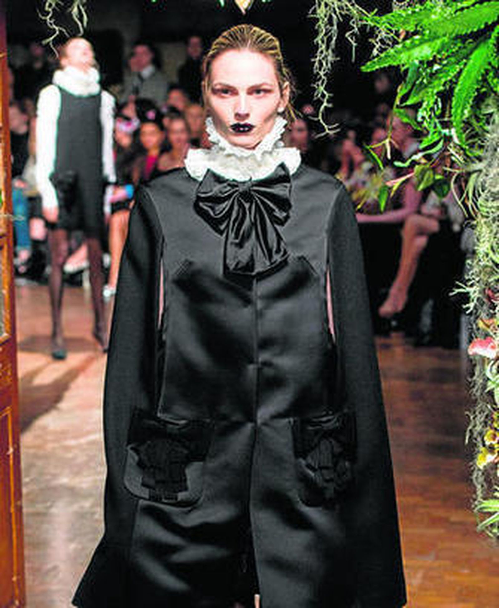 Andreja desfila para Giles en la Fashion Week de Londres.