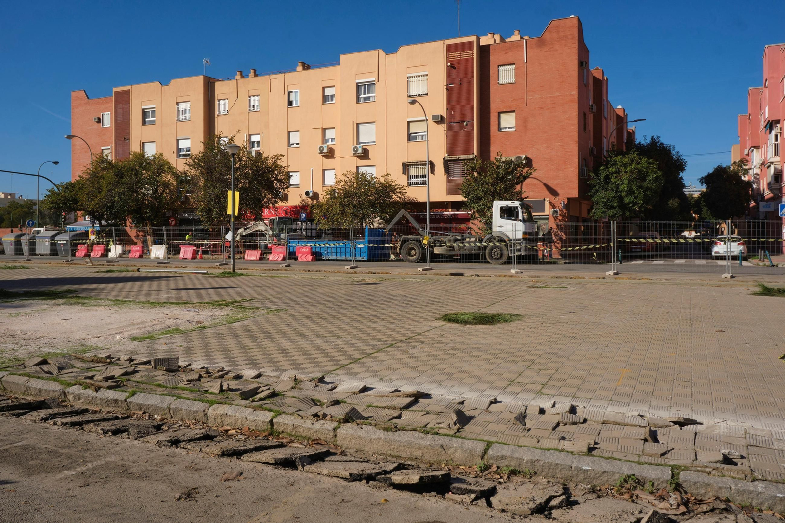 Obras linea 3 del Metr (9927920).jpg