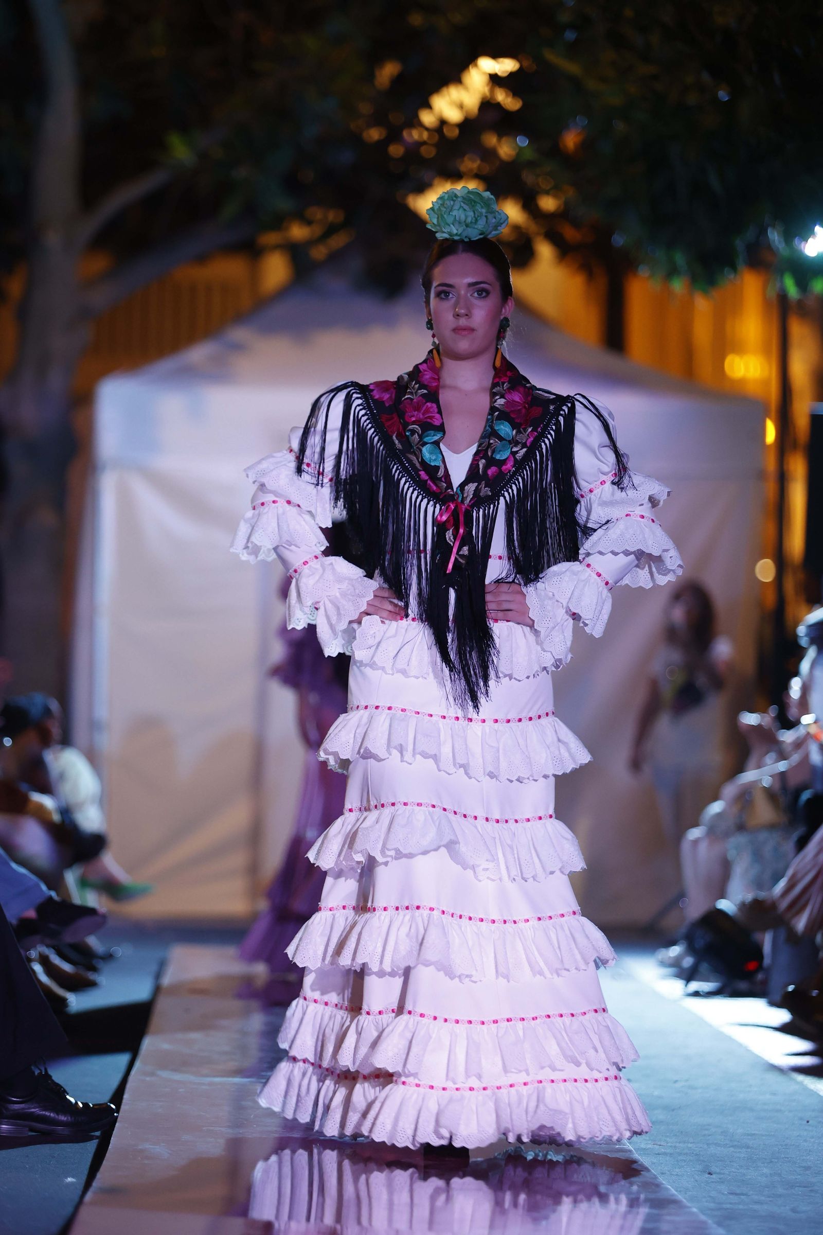 Las imágenes del Desfile de Jóvenes Diseñadores en la Plaza de la Magdalena