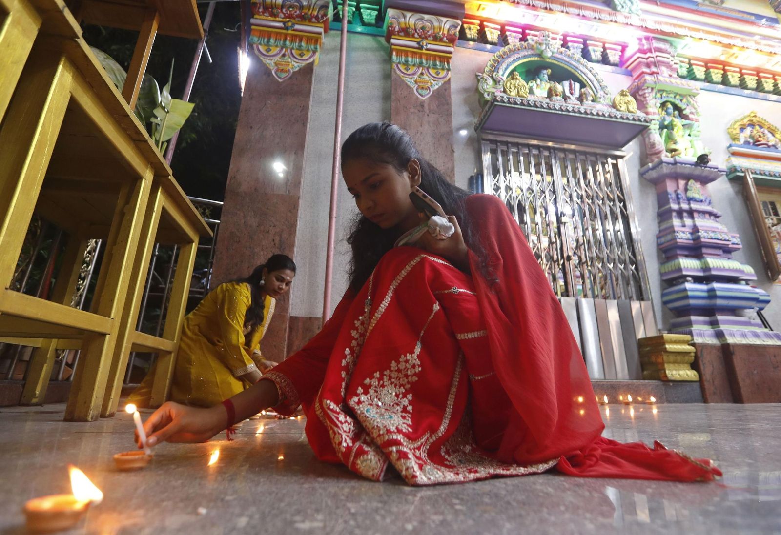 Las preciosas imágenes de la celebración del Diwali en India: un festival de luz y color