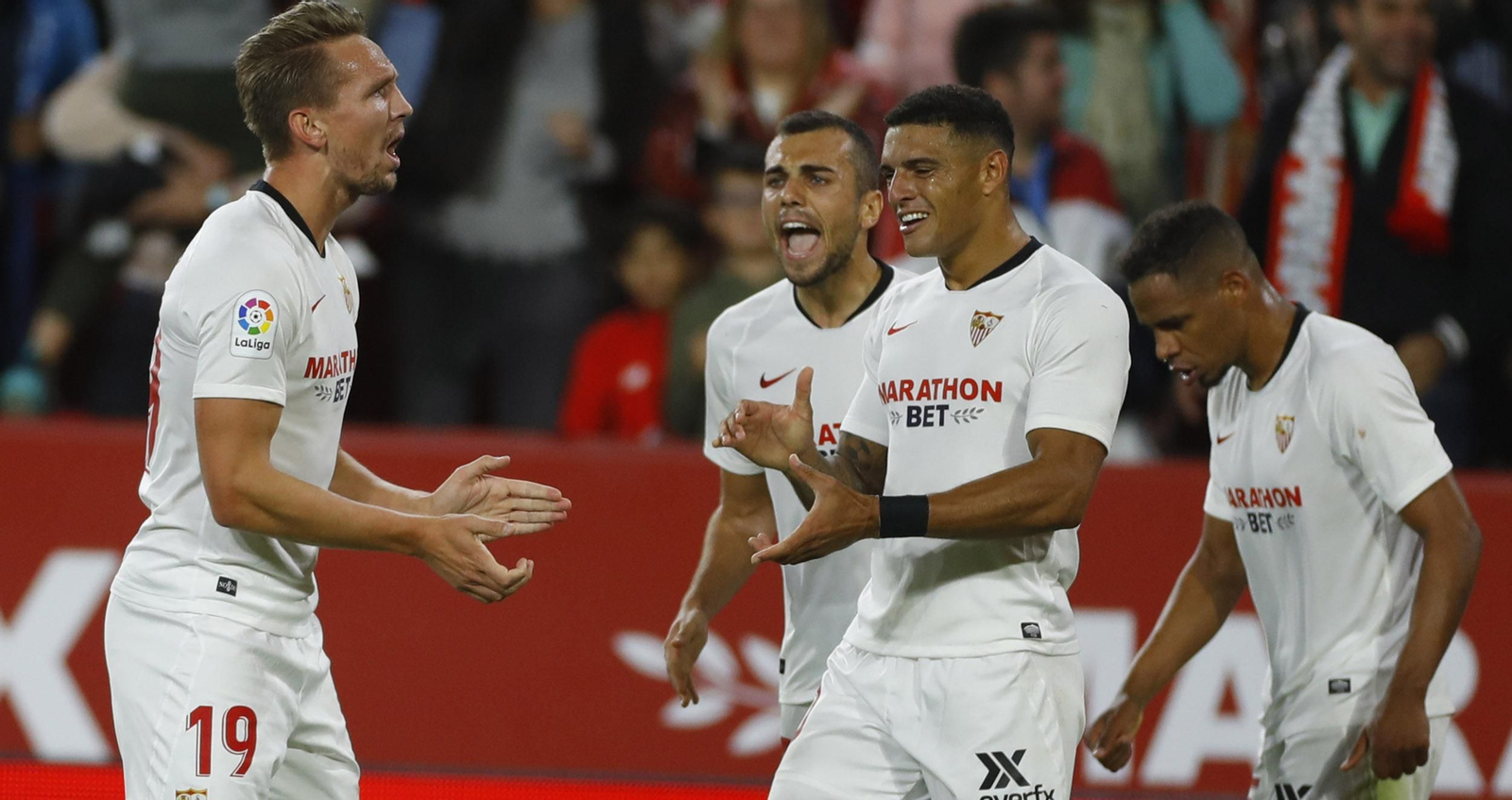 De Jong celebra el gol ante unos alborozados Joan Jordán y Diego Carlos y Fernando, que recupera su posición.