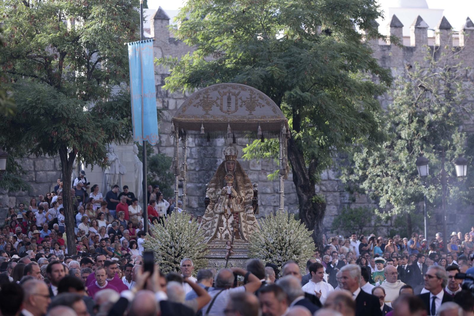 La procesión de la Virgen de los Reyes en imágenes