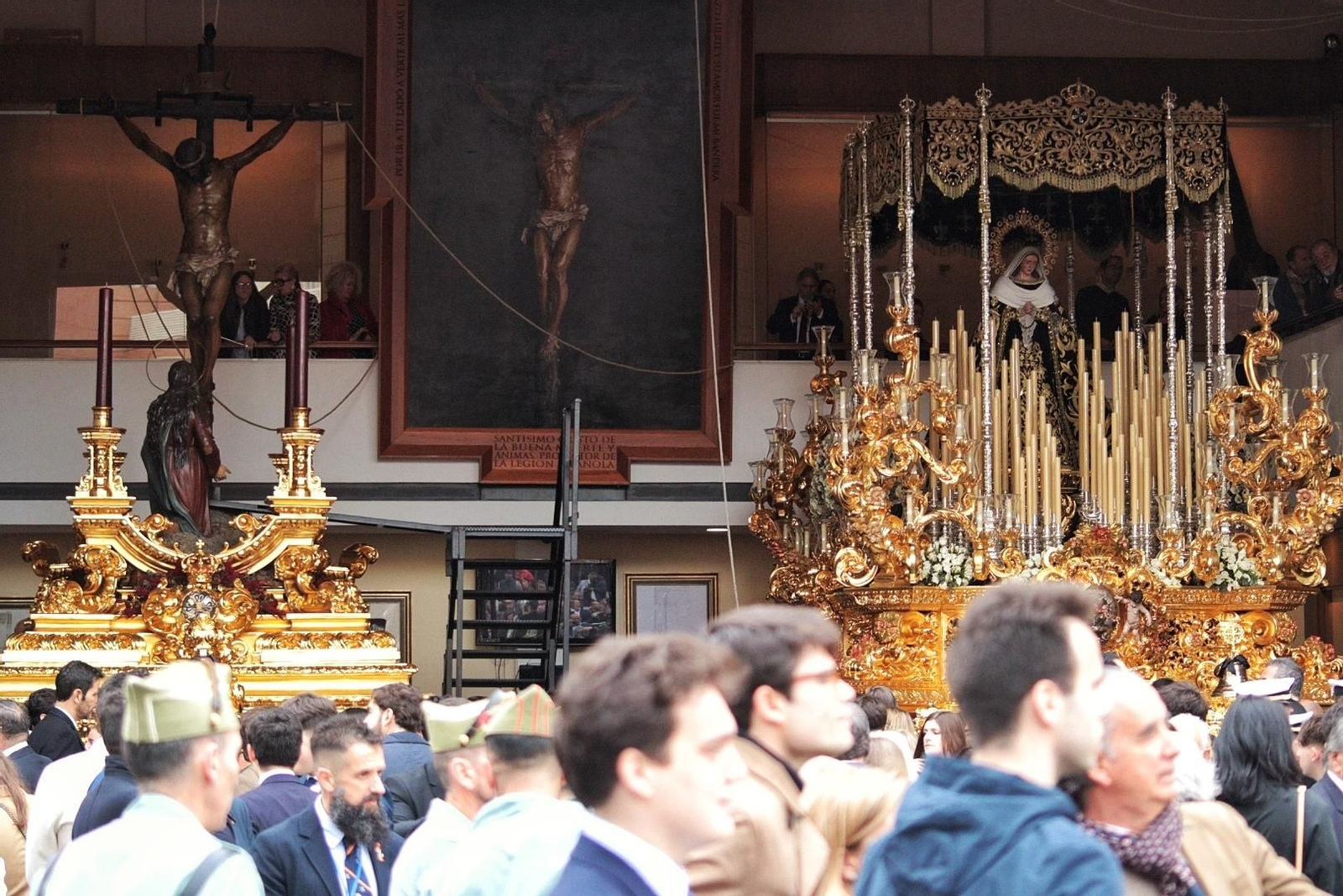 Las fotos de la Legión en el traslado del Cristo de Mena en Málaga este Jueves Santo Las fotos de la Legión en el traslado del Cristo de Mena en Málaga este Jueves Santo
