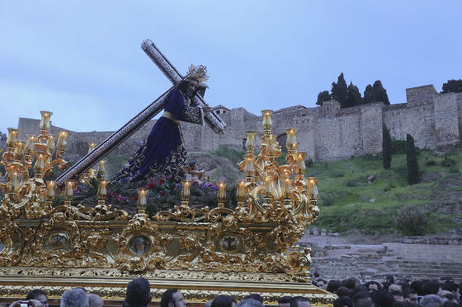 El Rico, a su paso por la Alcazaba

Foto: Punto Press - Javier Albiñana