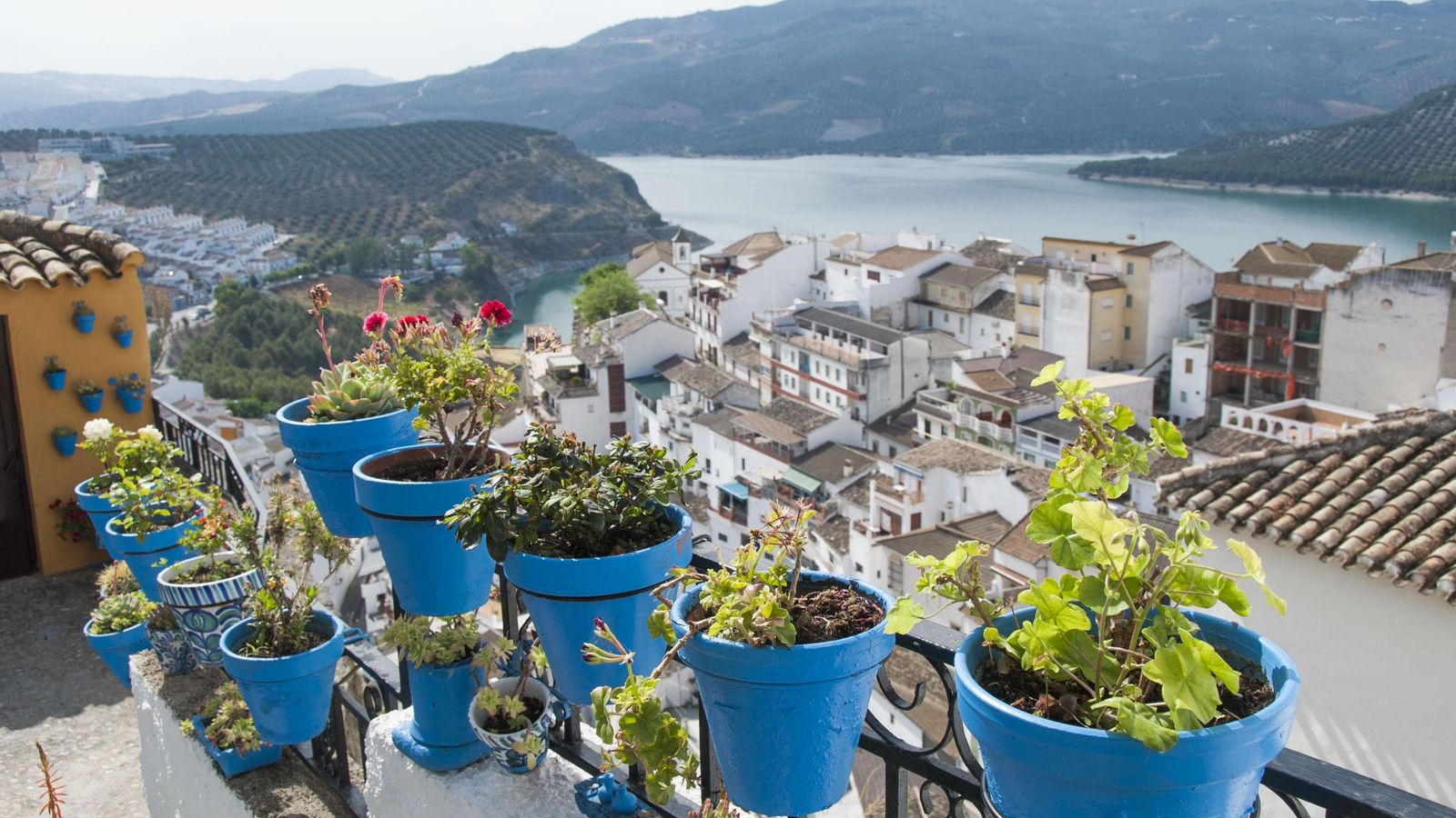 Patios y rincones Iznájar_02