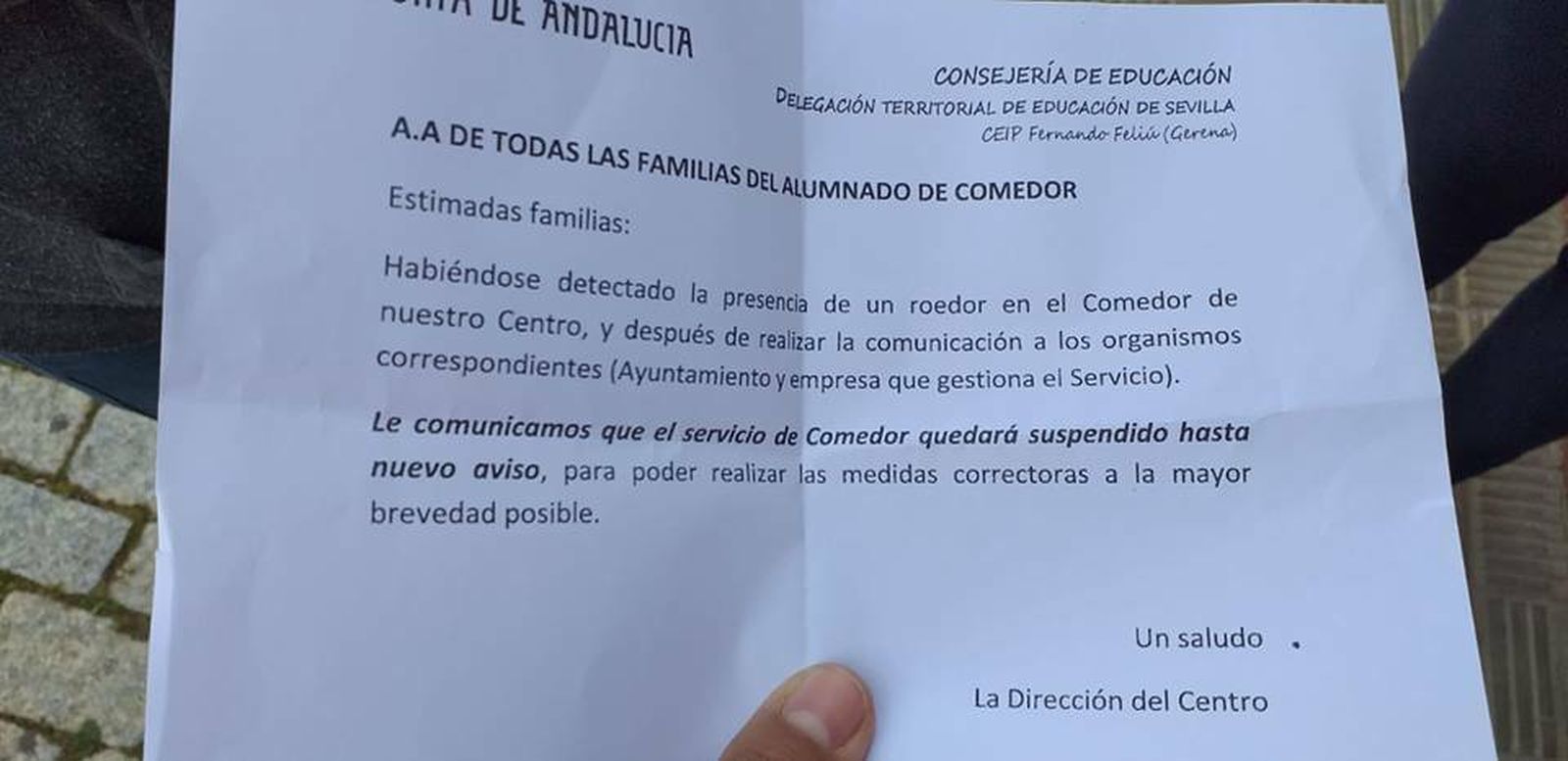 El papel que la dirección del centro ha repartido a los padres.