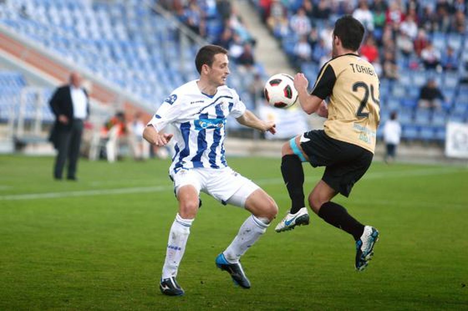 El Recreativo se atasca en casa ante la Ponferradina (1-1). / Alberto Rodríguez
