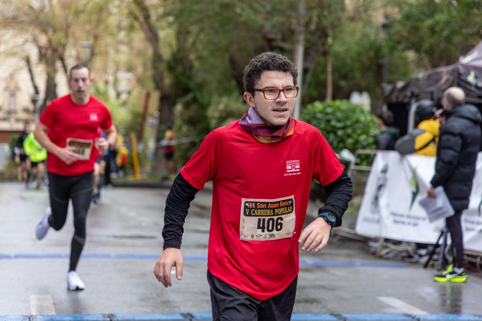 En imágenes: la lluvia no frena a más de un millar de corredores en la V Carrera Popular del IES San Juan Bosco (1)