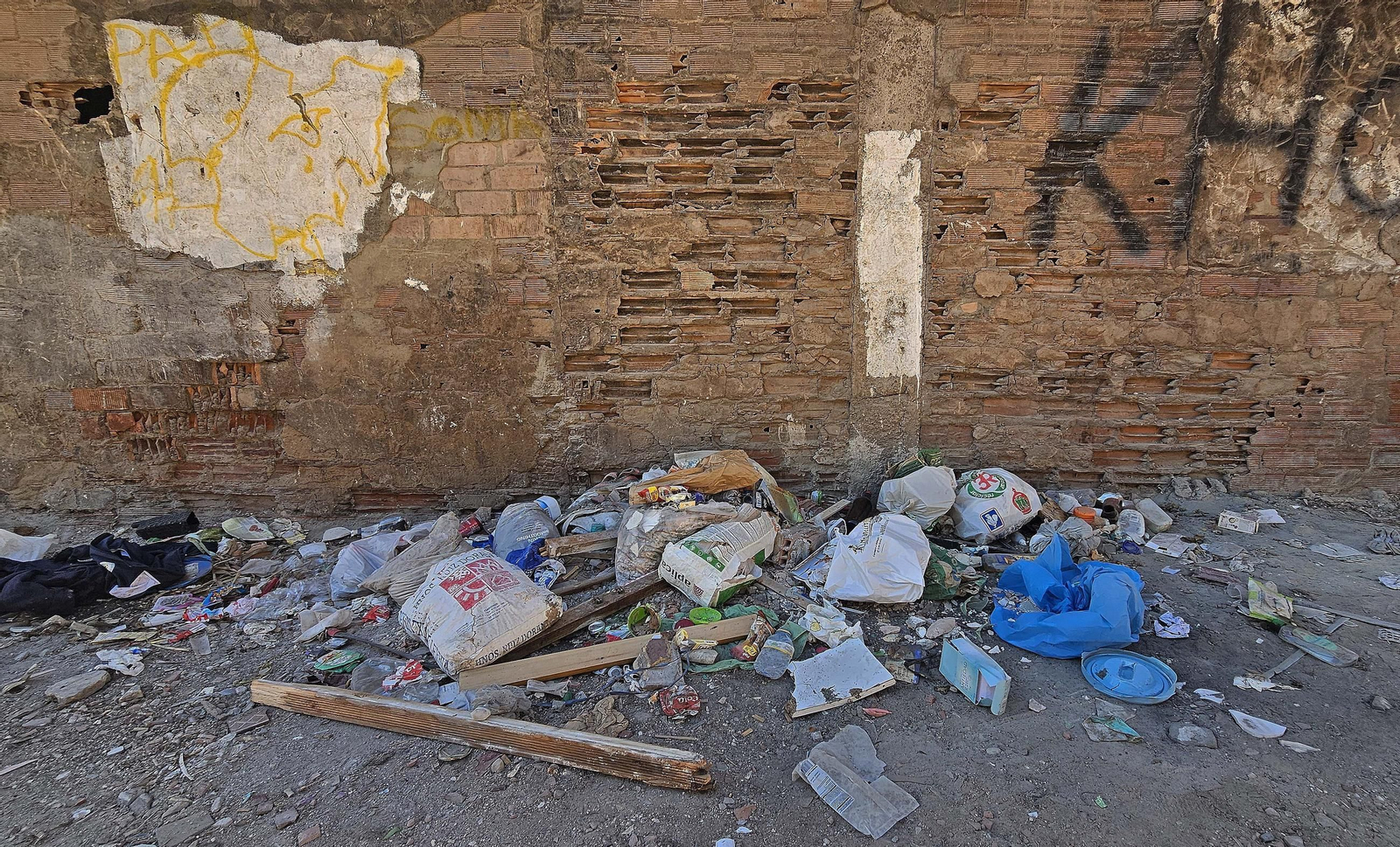Fotos de los desperfectos de la barriada de La Capelina en Algeciras