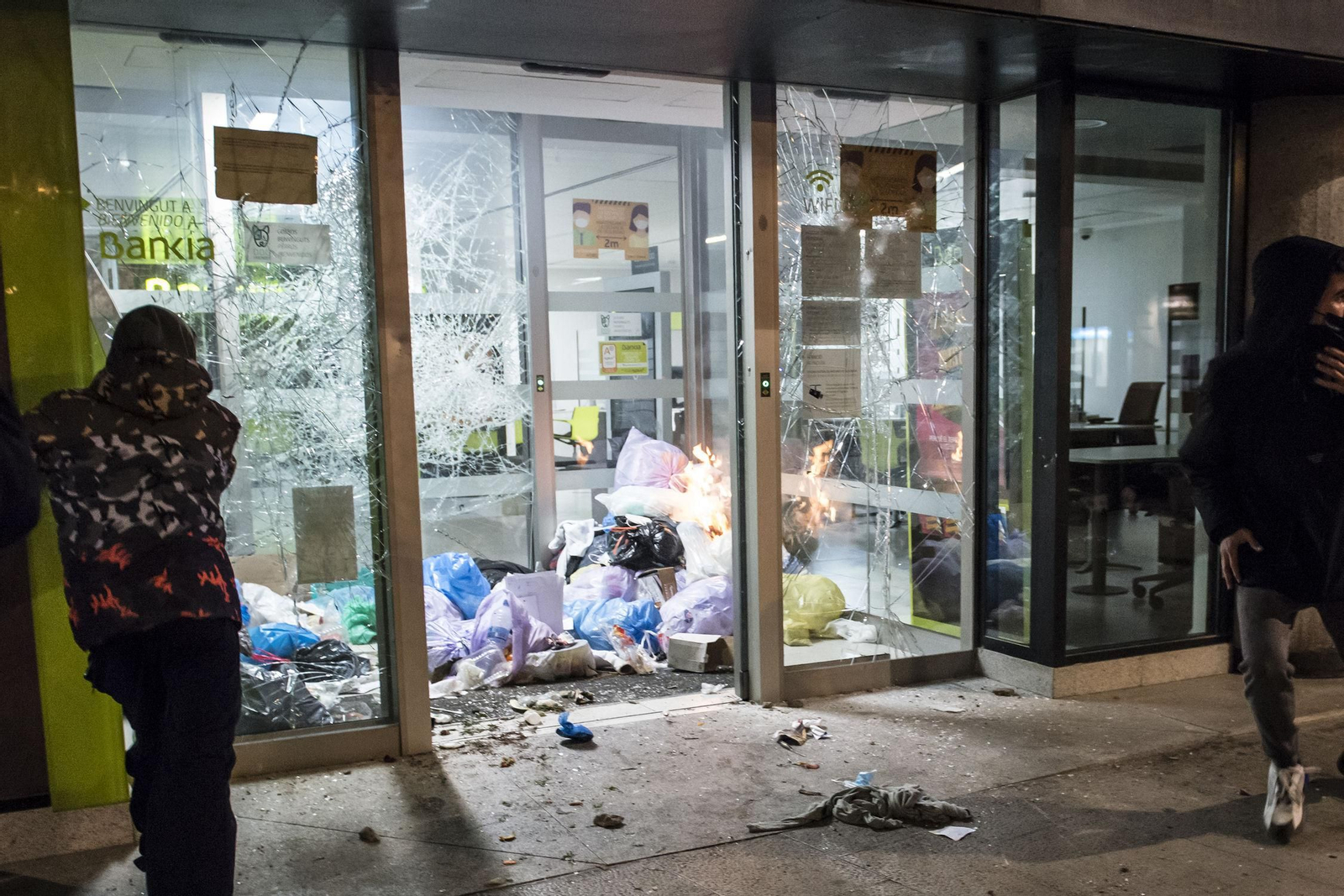 Las imágenes de los disturbios en Cataluña por el arresto de Pablo Hasel