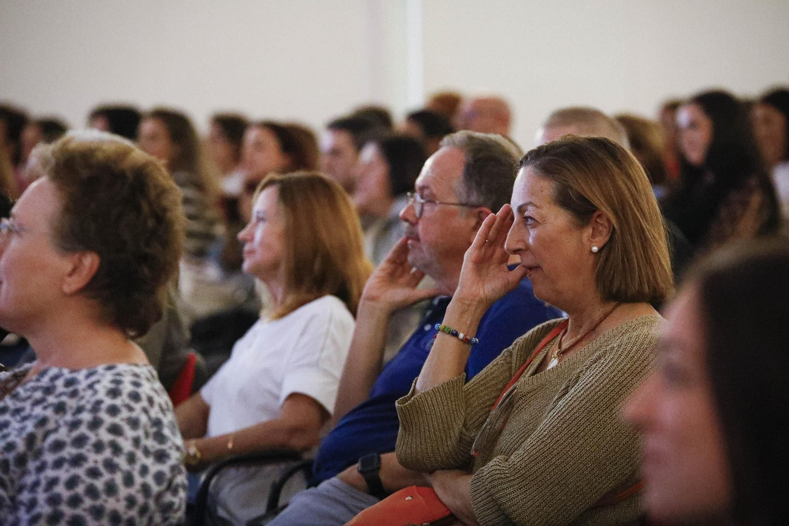 Las imágenes de la presentación del libro "El Clan" de Carmen Mola en Mojácar