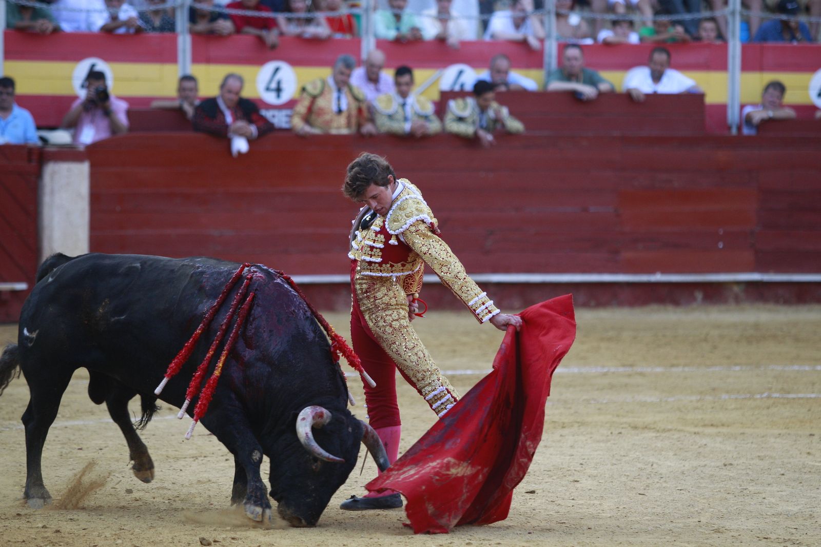 Imágenes de la corrida de toros del jueves en la Feria de Almería 2024