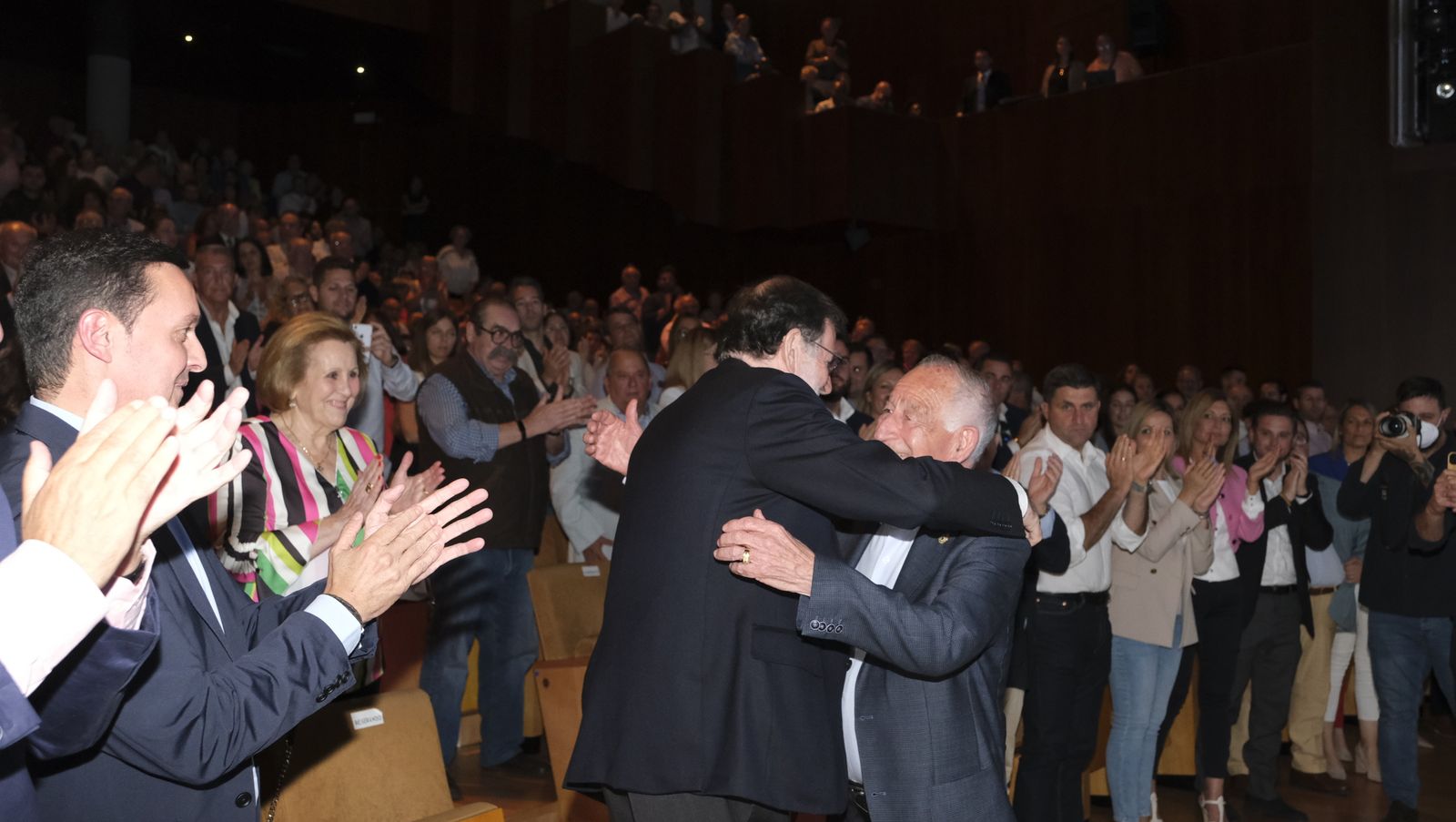 Imágenes de Rajoy apoyando la candidatura de Gabriel Amat a la Alcaldía de Roquetas de Mar