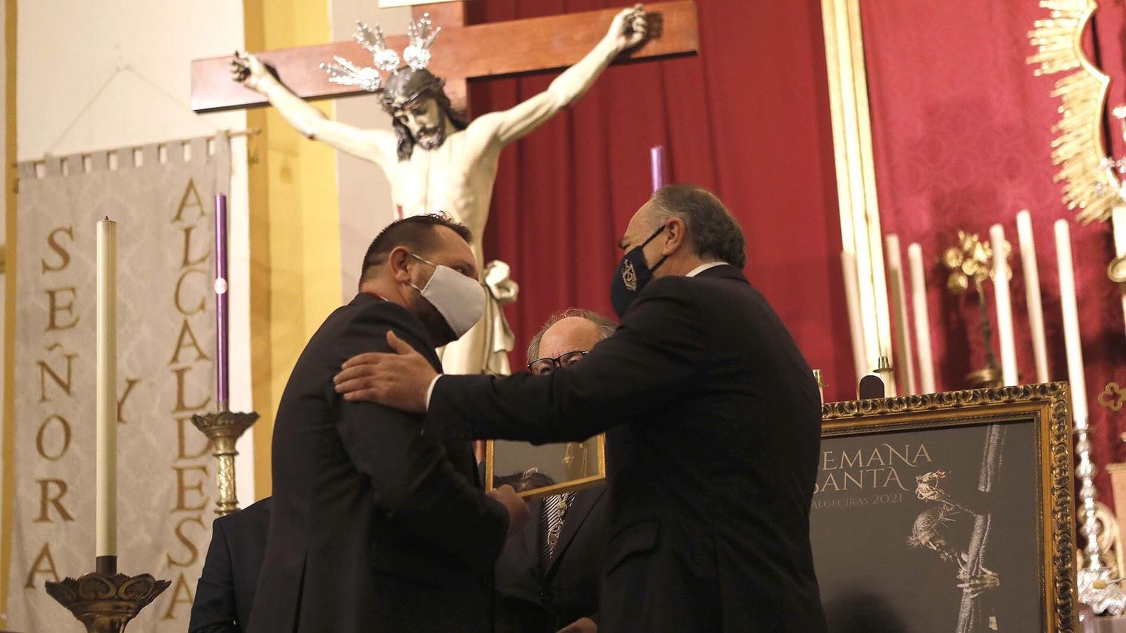 Las fotos de la presentación  del cartel oficial de la Semana Santa de Algeciras y la entrega de la Palma Cofrade