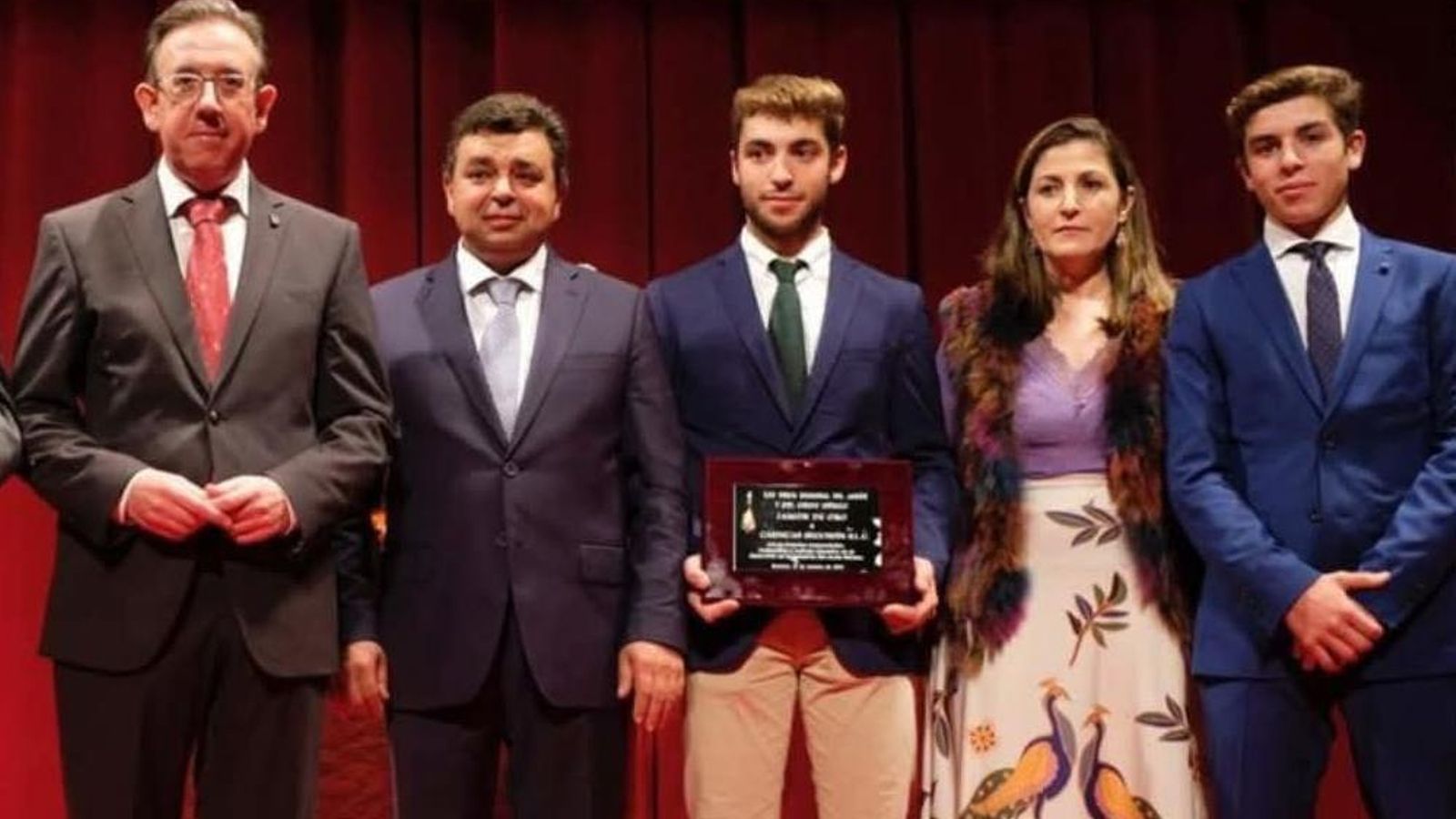 Segundín junto a su familia, y el alcalde de Aracena, Manuel Guerra