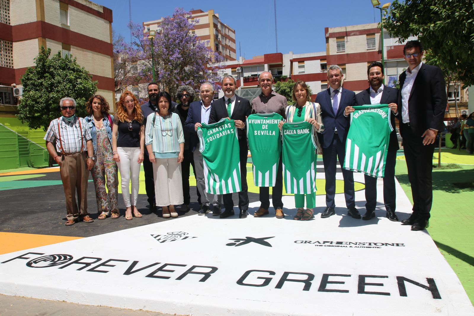 Presentación de las primeras ‘canastas solidarias’ en el Polígono Norte.