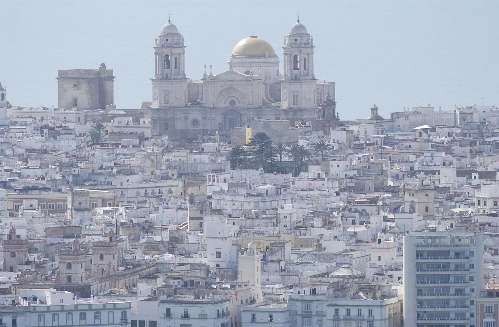 Una imagen de Cádiz, acolmatada de viviendas.