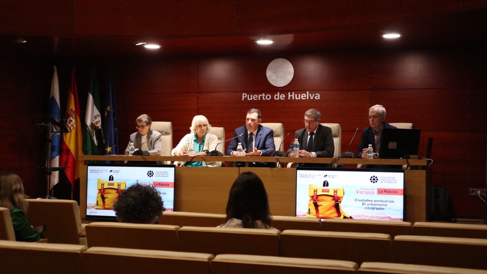 María de la O Barroso, Teófila Martínez, Alberto Santana, Rafael Santana y Francisco Javier Terrados Cepeda en la presentación.