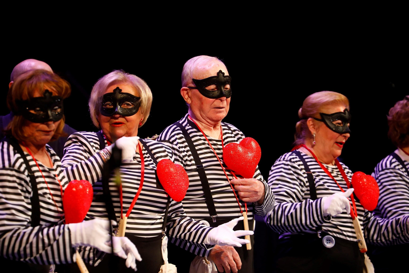 Los mayores de Córdoba celebran el Carnaval, en imágenes