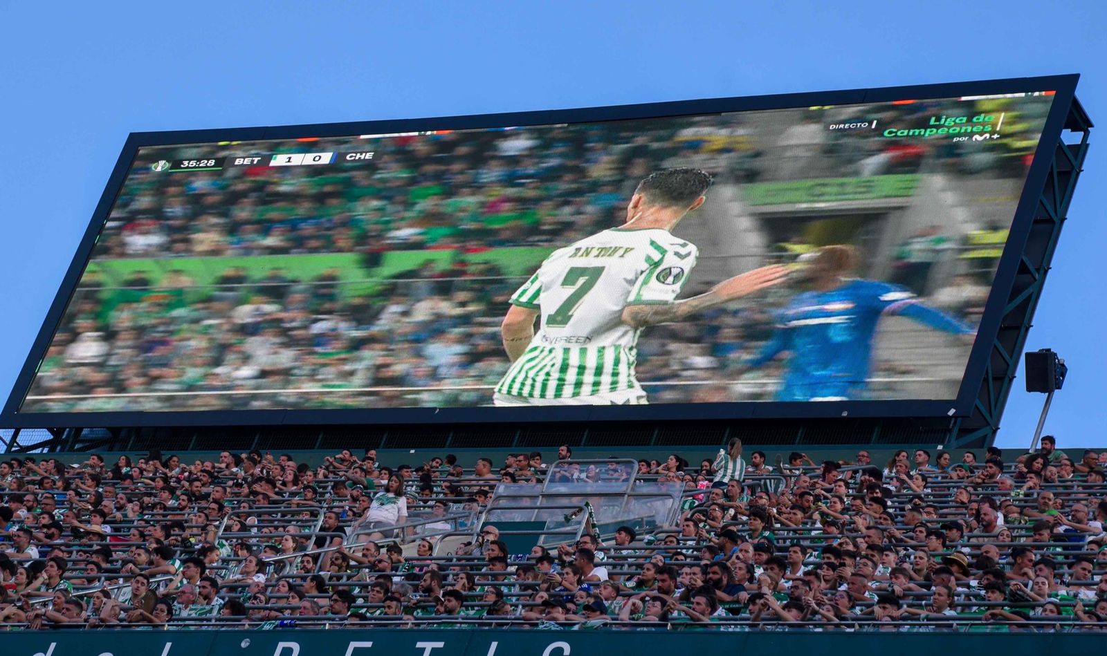 Decepción en el Estadio Benito Villamarín