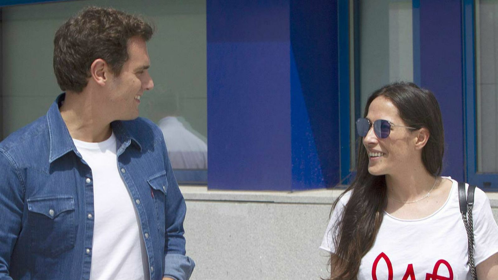 Albert Rivera y Malú se mudan a una de las casas de la cantante, a las afueras de Madrid.