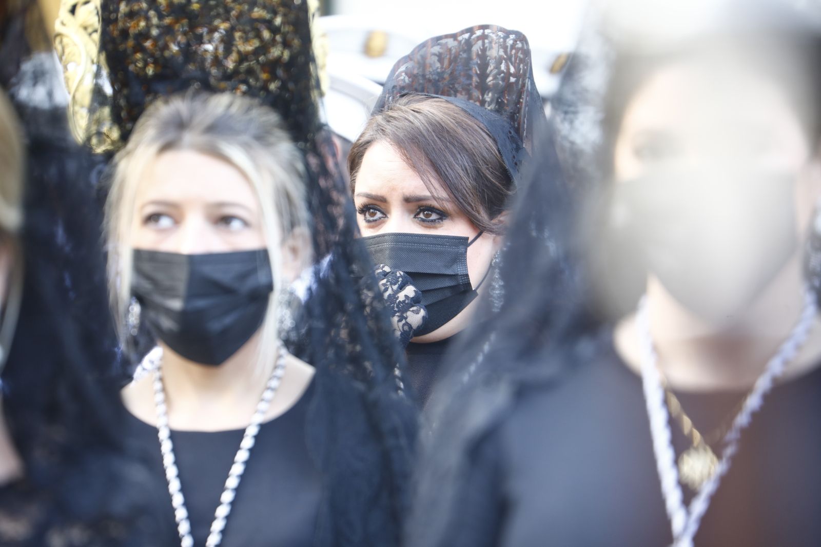 Jueves Santo en Córdoba: La procesión del Cristo de Gracia, en imágenes