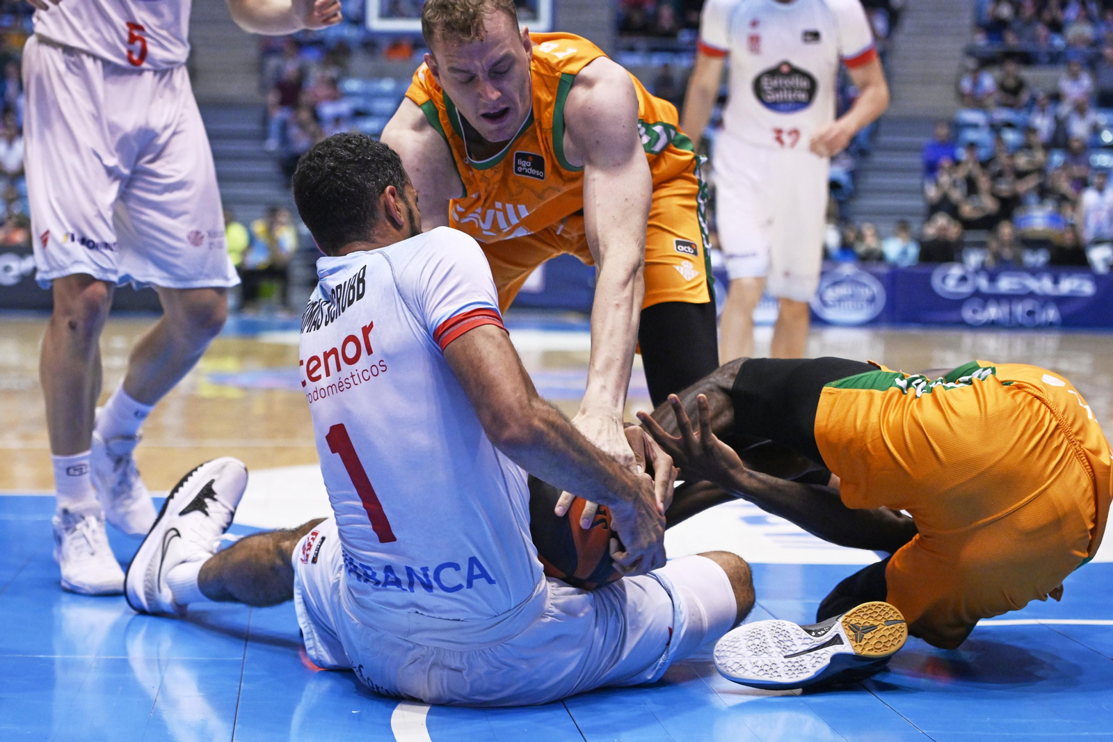 Las fotos del Obradoiro - Betis Baloncesto