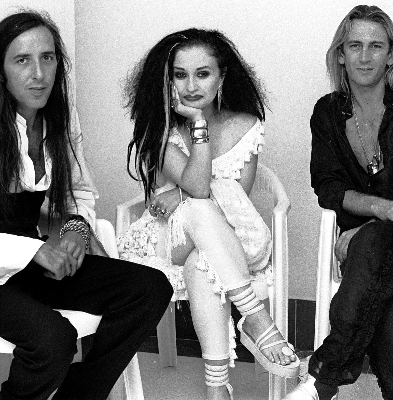 Juan Carrero (izquierda) y Enrique Naya, junto a Alaska en un concierto que la cantante dio en El Puerto en 1988.